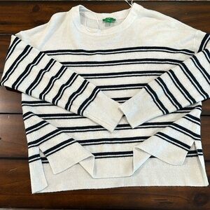 Women’s pull over sweater